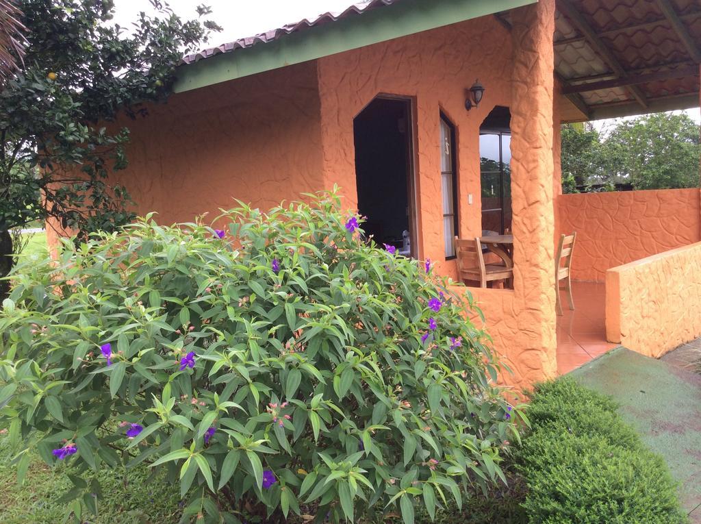 Cabinas Los Guayabos Hotel La Fortuna Værelse billede