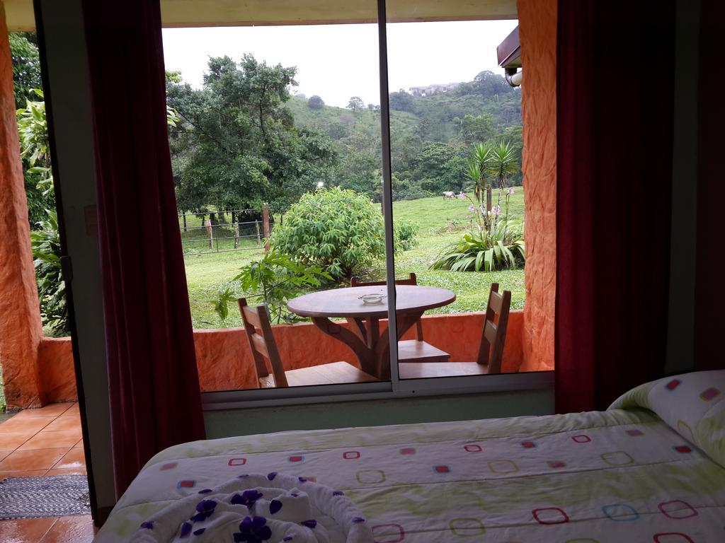 Cabinas Los Guayabos Hotel La Fortuna Værelse billede