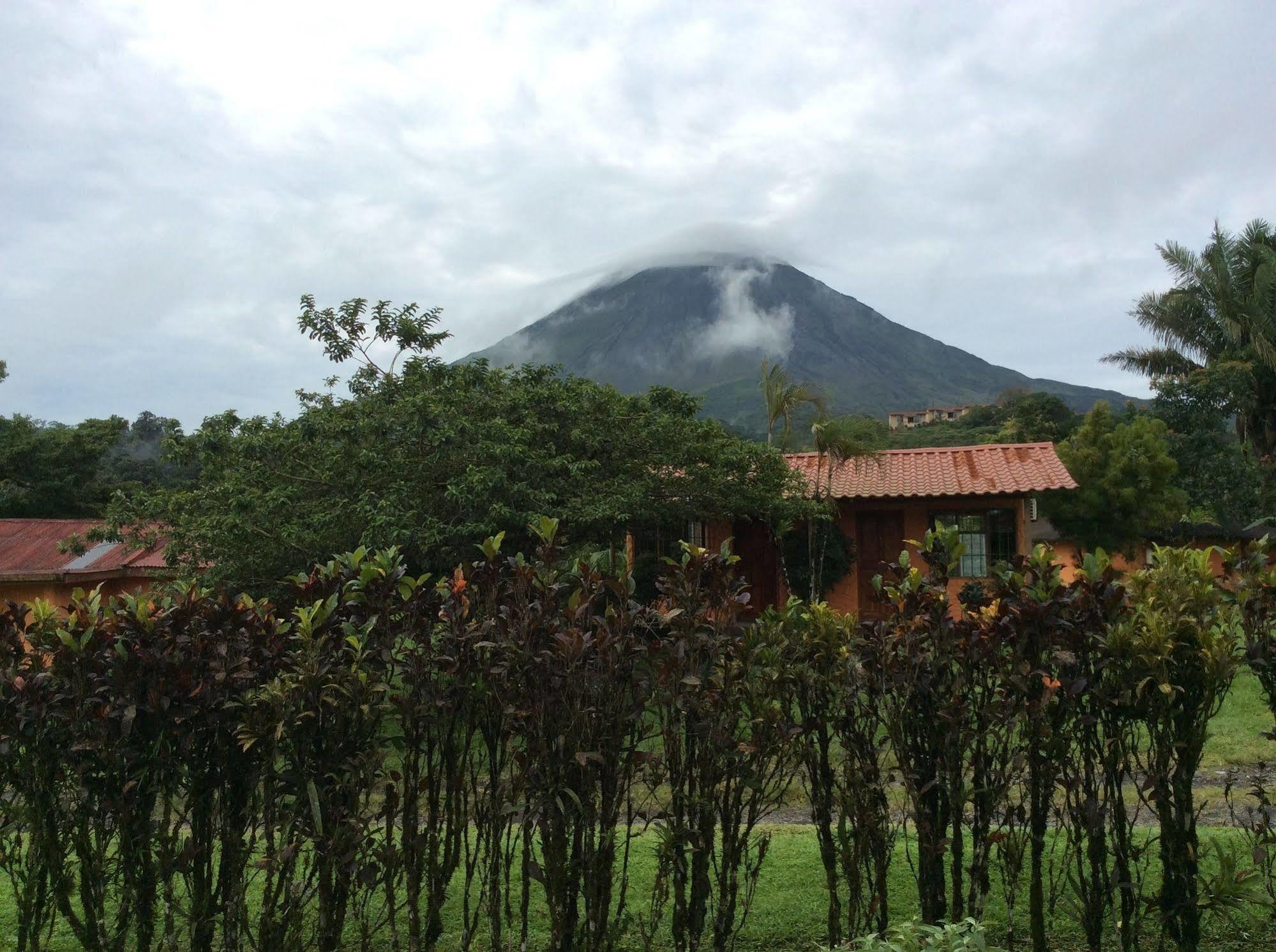 Cabinas Los Guayabos Hotel La Fortuna Eksteriør billede