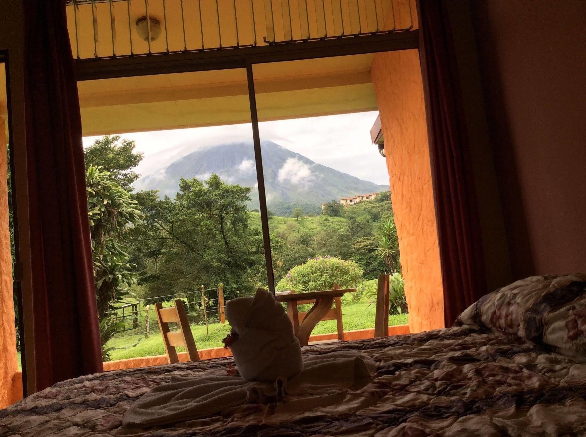 Cabinas Los Guayabos Hotel La Fortuna Eksteriør billede