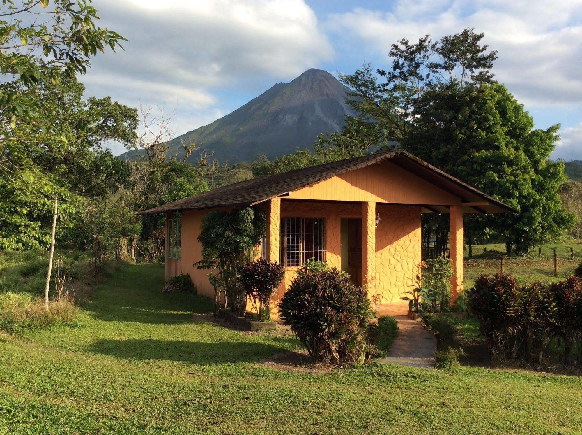Cabinas Los Guayabos Hotel La Fortuna Eksteriør billede