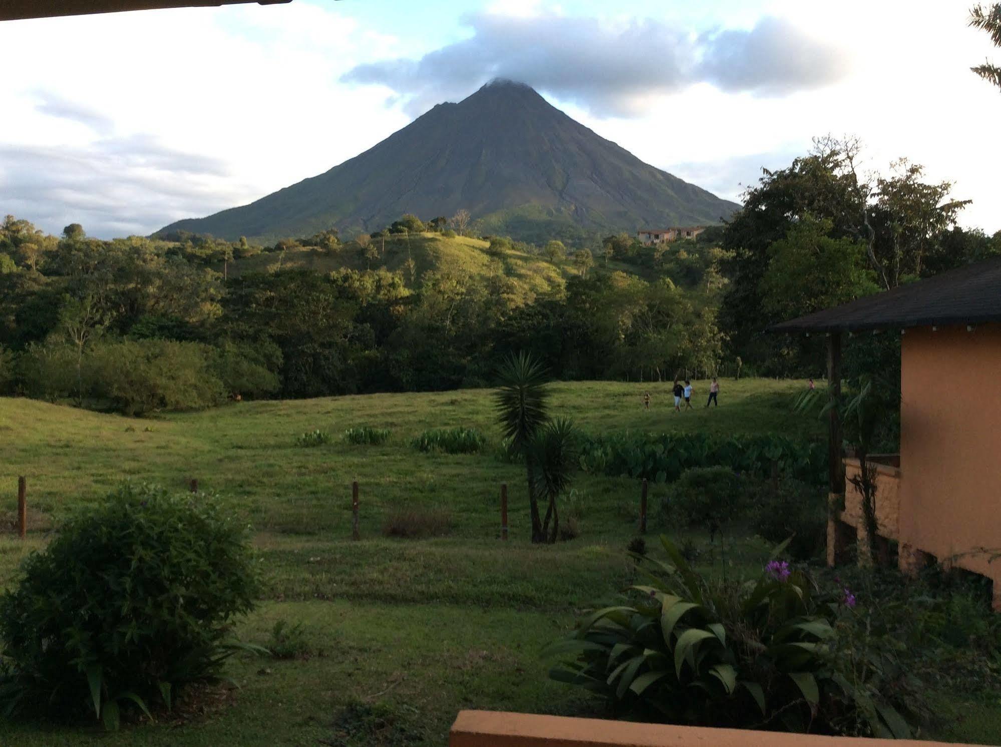 Cabinas Los Guayabos Hotel La Fortuna Eksteriør billede