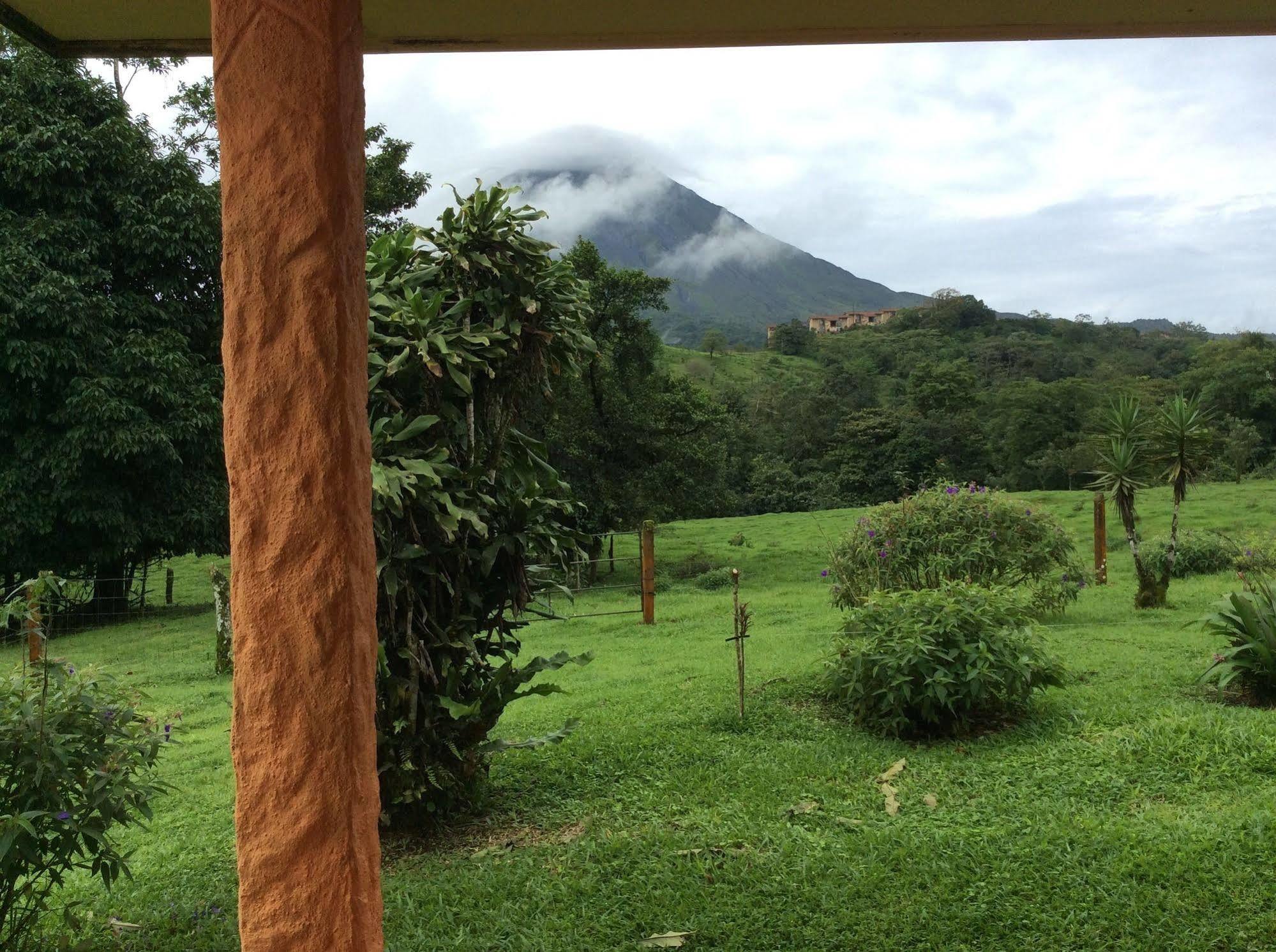 Cabinas Los Guayabos Hotel La Fortuna Eksteriør billede