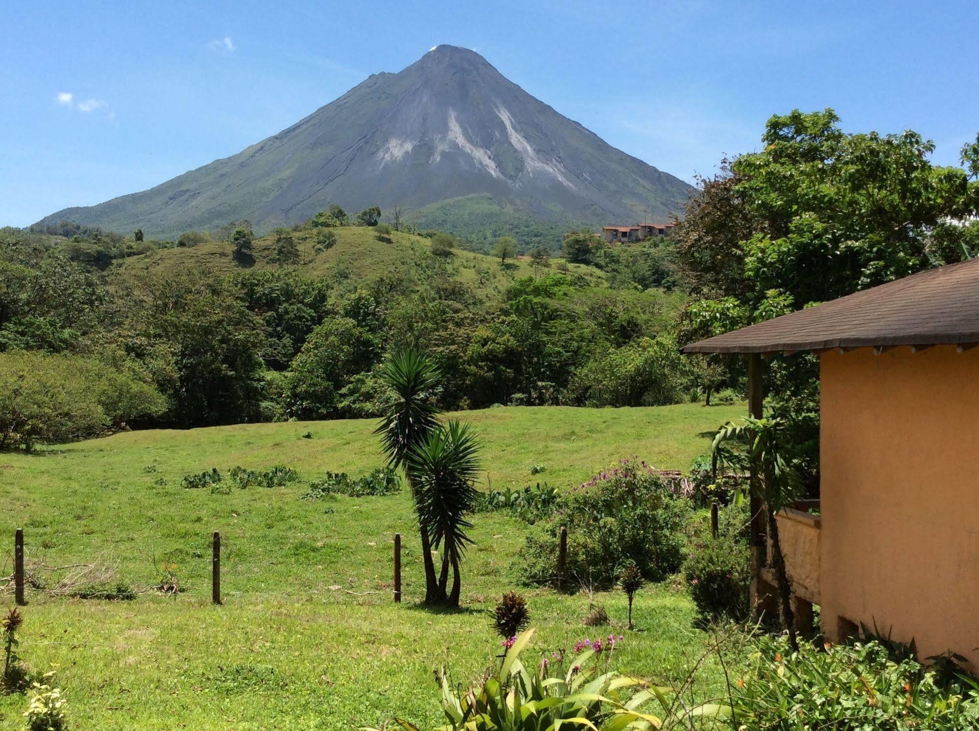 Cabinas Los Guayabos Hotel La Fortuna Eksteriør billede