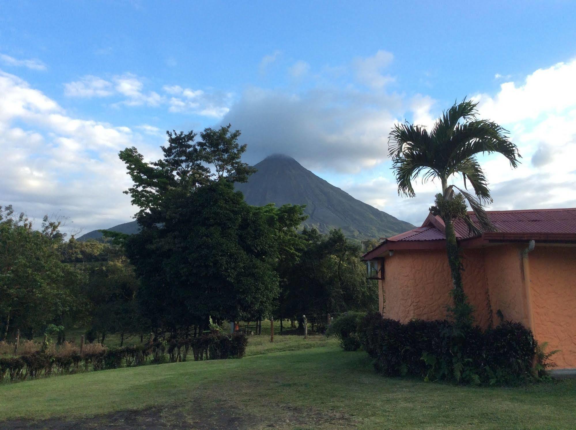 Cabinas Los Guayabos Hotel La Fortuna Eksteriør billede